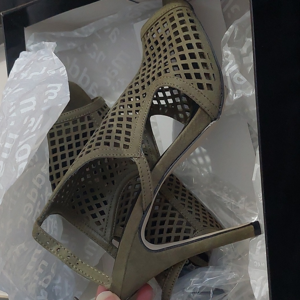 Madden‎ NYC size 10 army green